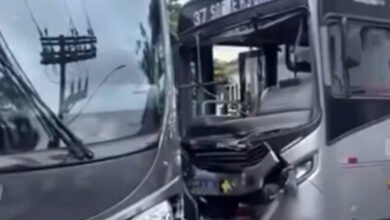 Ônibus batem e deixam passageiros feridos em Guarujá