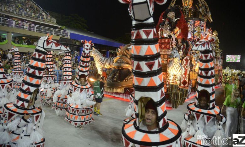 Desfile das Escolas de Samba do Rio de Janeiro volta a ser realizado após dois anos