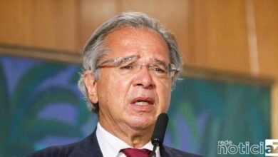 Ministro Paulo Guedes é diagnosticado com Covid-19