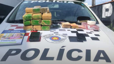 Dupla é presa em Ubatuba com tijolos de maconha e R$ 18 mil