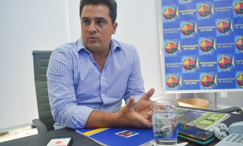 Prefeito de São Sebastião aciona a Justiça e exige indenização de R$ 247 mil