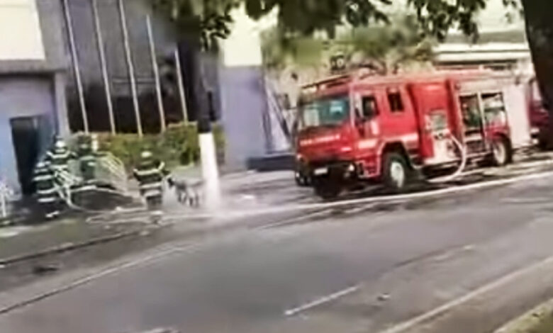 Agência bancária de Guarujá pega fogo