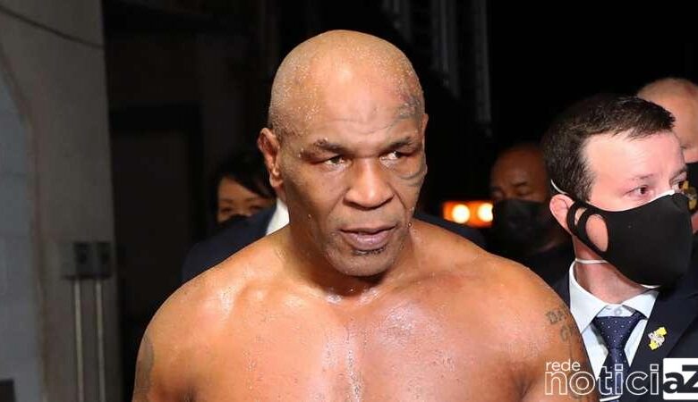 Mike Tyson agride passageiro dentro de avião