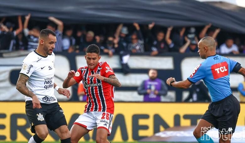 Corinthians arranca empate contra o São Paulo e segue líder do Brasileirão