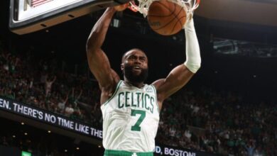 Boston Celtics vencem o Warriors e desempatam a decisão da NBA