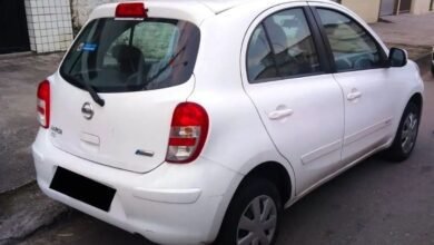 VÍDEO - Bandidos roubam carro e fogem após baterem com o veículo em São Vicente