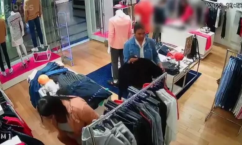 Dupla é flagrada roubando jaqueta de R$ 1300 em Santos