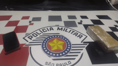 Acusado de tráfico de drogas bate em viatura da PM e vai preso em Ilhabela