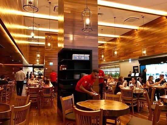 Rede de restaurantes disponibiliza 50 vagas de emprego em Santos