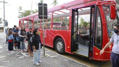 Preço do ônibus turístico em Guarujá permanece R$ 15,00 em agosto