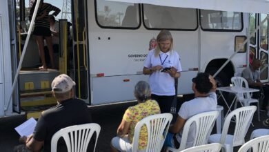 Cidadania Itinerante na Praça 14 Bis em Guarujá oferece serviços a moradores