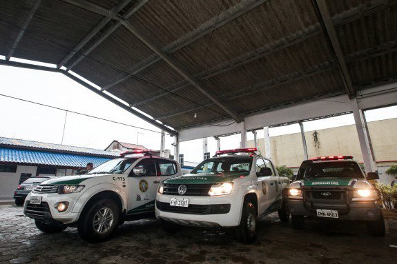 Guarda Ambiental flagra construções irregulares em manguezal de PG