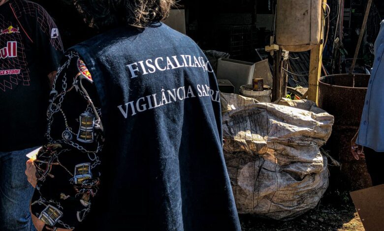 Ferros-velhos são fechados e donos são multados durante operação em Bertioga