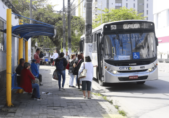 Começa a valer a lei de combate ao assédio sexual no transporte público de Guarujá