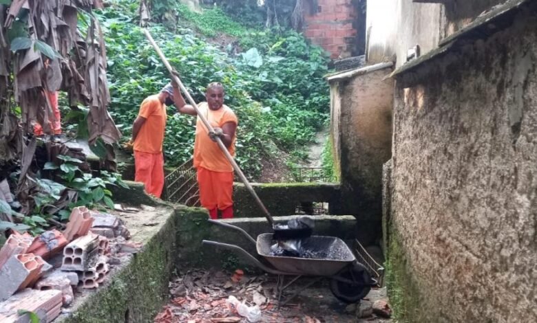Sistema de drenagem de Santos passa por limpeza e 85 toneladas de lixo são removidos