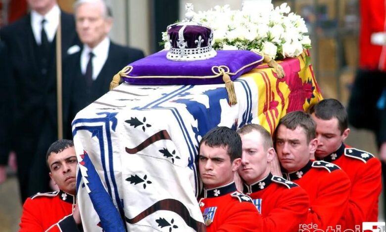 Caixão da Rainha Elizabeth II chega hoje a Londres