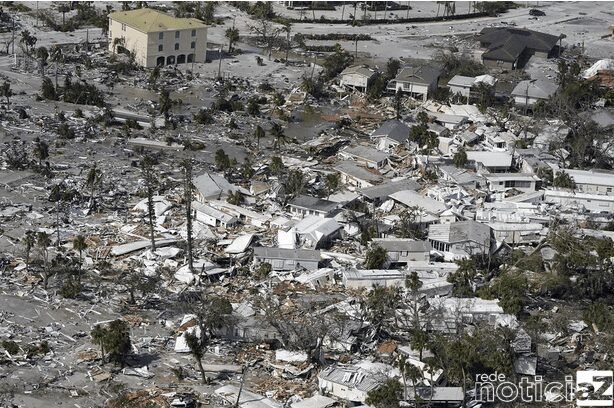 Doze pessoas morrem após passagem do furacão Ian nos EUA