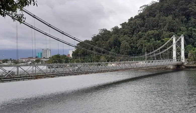 Ponte Pênsil de São Vicente é fechada para obras