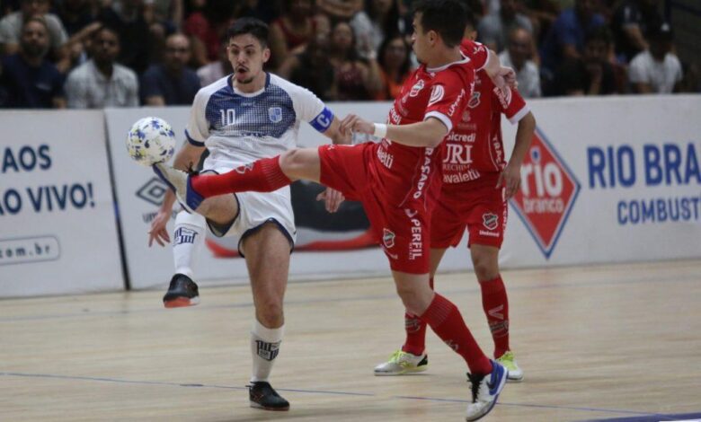 Minas abre vantagem nas quartas de finais da Liga Nacional de Futsal