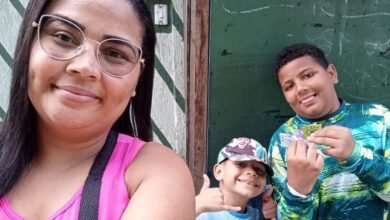 Criança reencontra mãe com ajuda da GCM na Praça 22 de Janeiro, em São Vicente