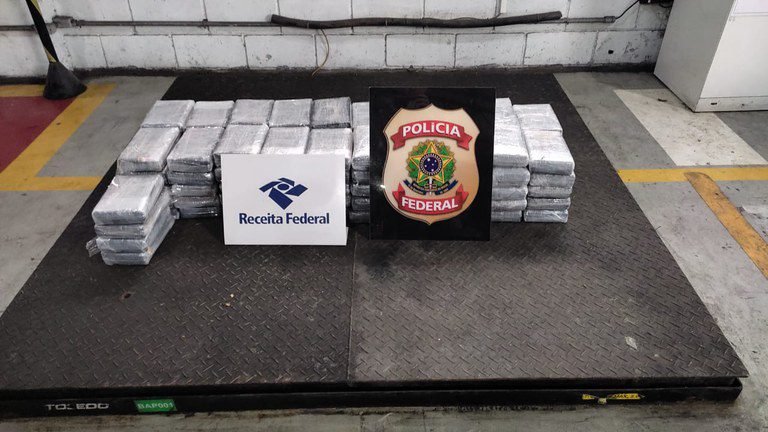 PF e Receita Federal apreendem aproximadamente 125 kg de cocaína