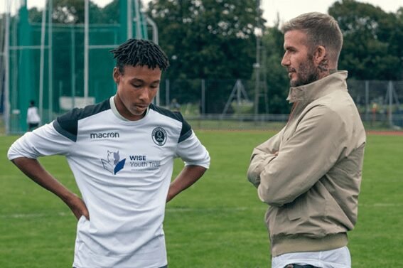 Assista ao trailer da nova série original Beckham: Salve nosso time