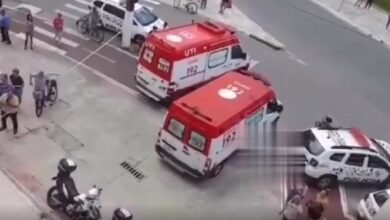Carro invade condomínio após passageiro passar mal em Praia Grande