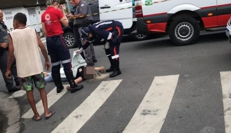 Mulher é morta em Guarujá com tiros de arma de fogo na cabeça e no tórax