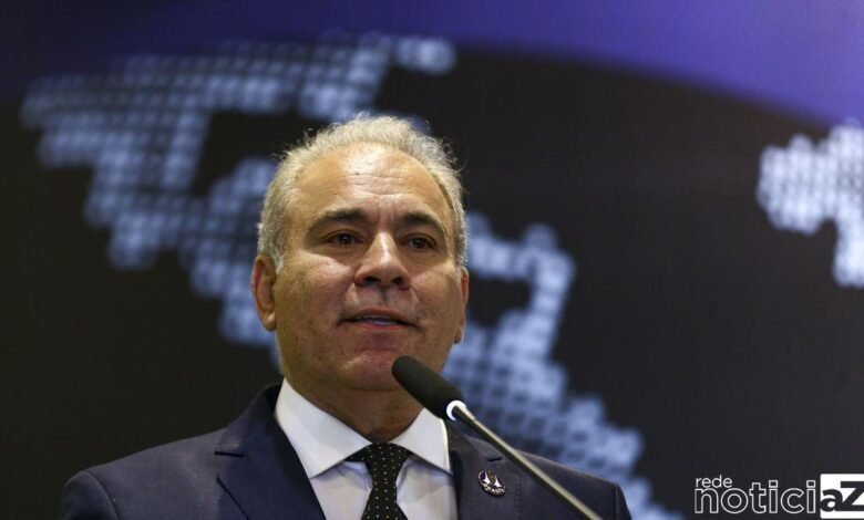 Ministro diz que país atingirá meta de vacinação contra a pólio