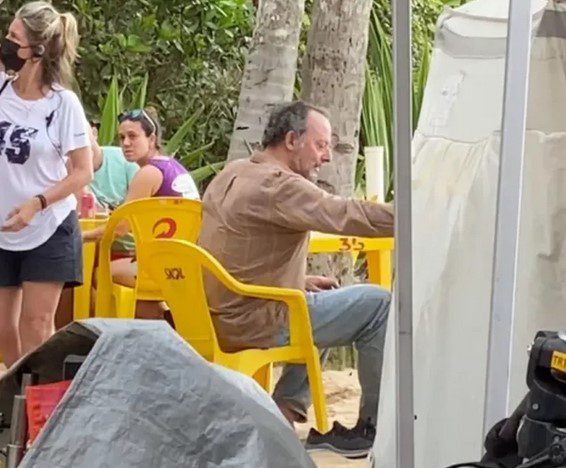 Jean Reno, ator de “Missão Impossível” dá as caras no Litoral de SP