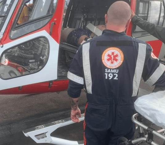 Homem cai em trilha de Ubatuba e precisa ser resgatado pelo helicóptero Águia