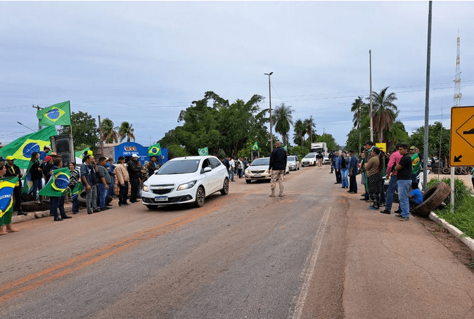 Uma semana depois, ainda há rodovias com pontos de bloqueios e interdições no Brasil