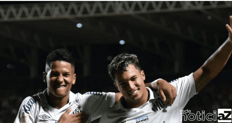 Santos vira e vence o Atlético-GO em jogo decidido nos acréscimos