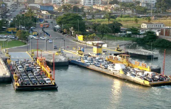 Fila de embarque de Balsas Santos-Guarujá chega a quase 1h de espera