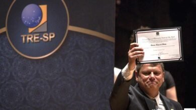 Tarcísio de Freitas é diplomado governador de SP pelo TRE e recebe gritos de 'mito'