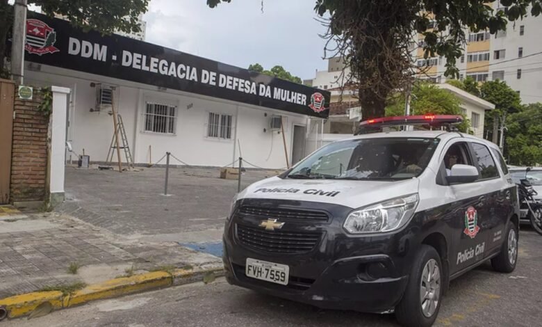 Polícia cumpre mandados de prisões contra suspeitos de violência doméstica em Guarujá