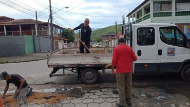 Limpeza e manutenção em galerias de águas pluviais e bueiros são realizadas no bairro Topolândia e região