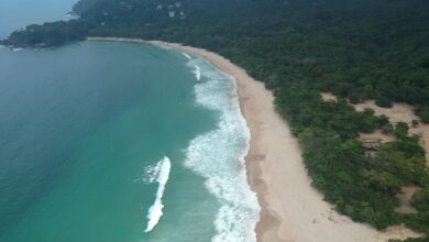 Corpo é encontrado boiando em praia de Ubatuba