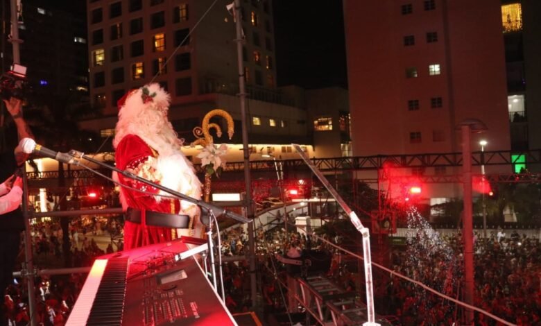 Espetáculo de Natal encanta público em Santos com diversas atrações
