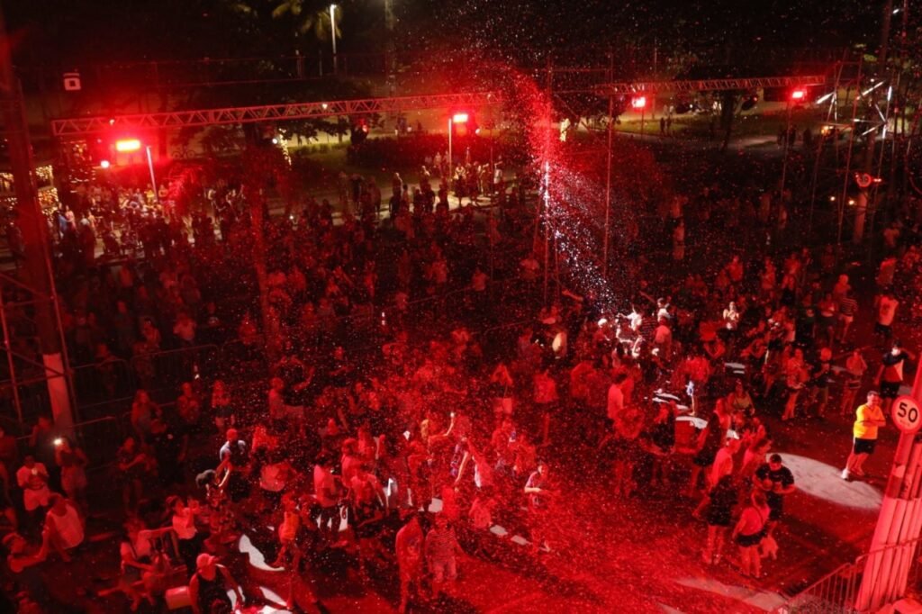 Espetáculo de Natal encanta público em Santos com diversas atrações