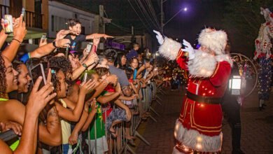 Vila de Natal de Bertioga leva atrações e interação com o Papai Noel