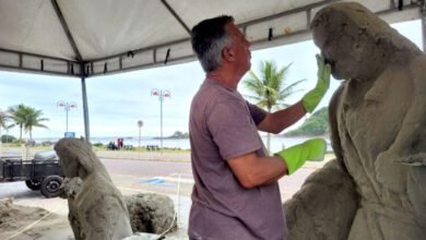 Presépio de areia é inaugurado na orla de Itanhaém