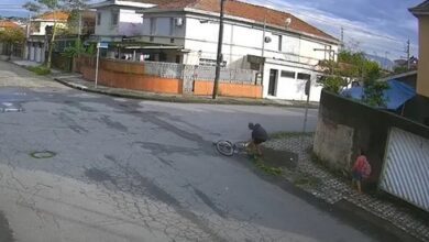 VÍDEO - Mulher é encurralada e assaltada em São Vicente