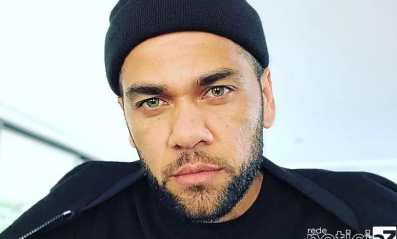 Daniel Alves é transferido para outra unidade prisional com cela individual