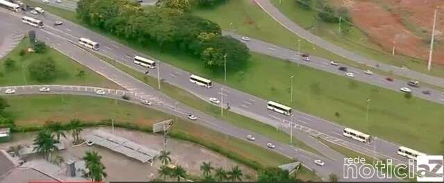 VÍDEO - Mais de 1.200 manifestantes são levados para a sede da Polícia Federal