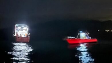 Catorze pessoas ficam à deriva após barco dar pane no mar de Caraguá