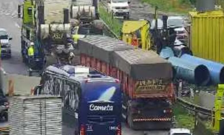 Motorista dorme no volante e causa acidente em Santos