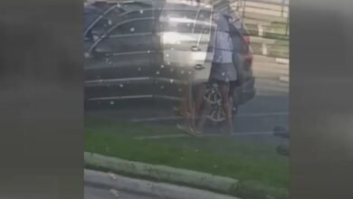 Casal tem carro e objetos pessoais roubados na orla da praia de Guarujá