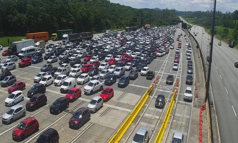 Rodovias do Sistema Anchieta-Imigrantes apresentam congestionamento e lentidão