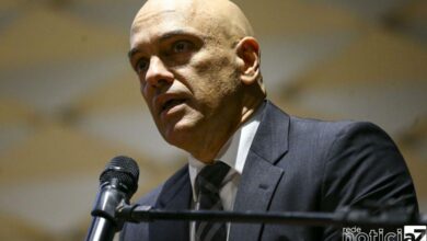 Moraes abre inquérito contra governador e ex-secretário do Distrito Federal